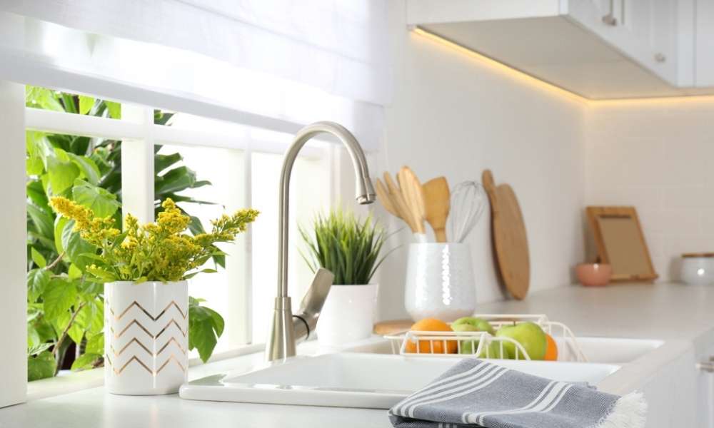 Opt For A Single Sink to make a small kitchen look bigger