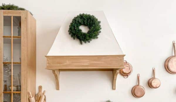 Choose The Right Wreath Will Hang On The Cabinet