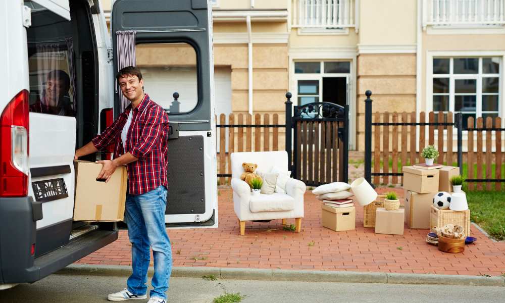 Specialized Moving Services to Consider When Moving Into a New Home