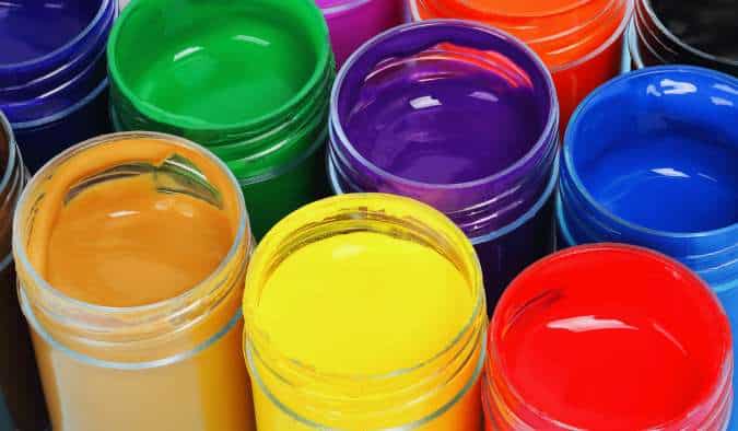 Common Mistakes to Avoid to Seal Acrylic Paint for Outdoor Use