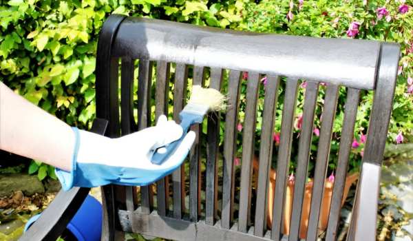 Clean Sap Off Outdoor Metal Furniture