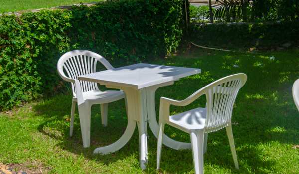 Clean Sap Off Outdoor Plastic Furniture