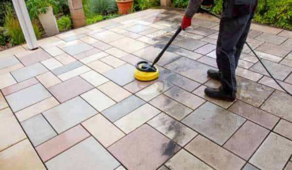 Common Mistakes to Avoid Cleaning Outdoor Travertine